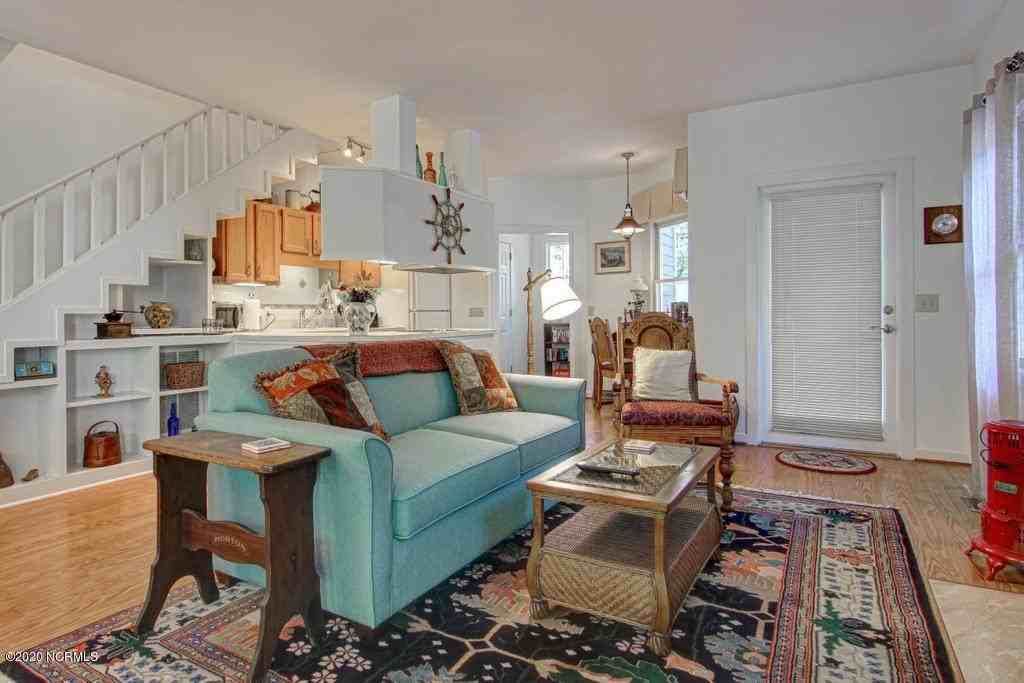 106 Ann St - Photo 3 of 15