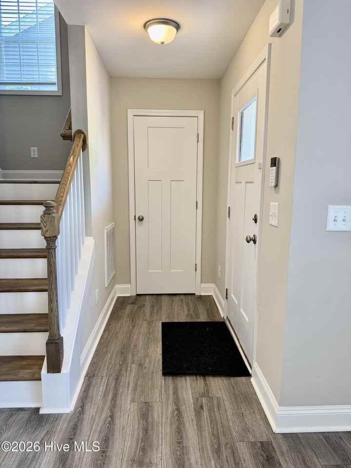 175 S Carlisle St - Photo 3 of 24