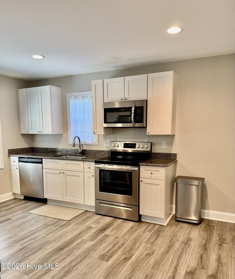 175 S Carlisle St - Photo 7 of 24