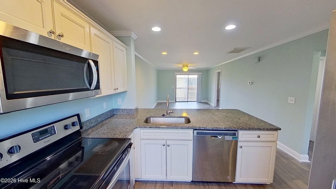3728 Saint Johns Ct #B - Photo 6 of 18
