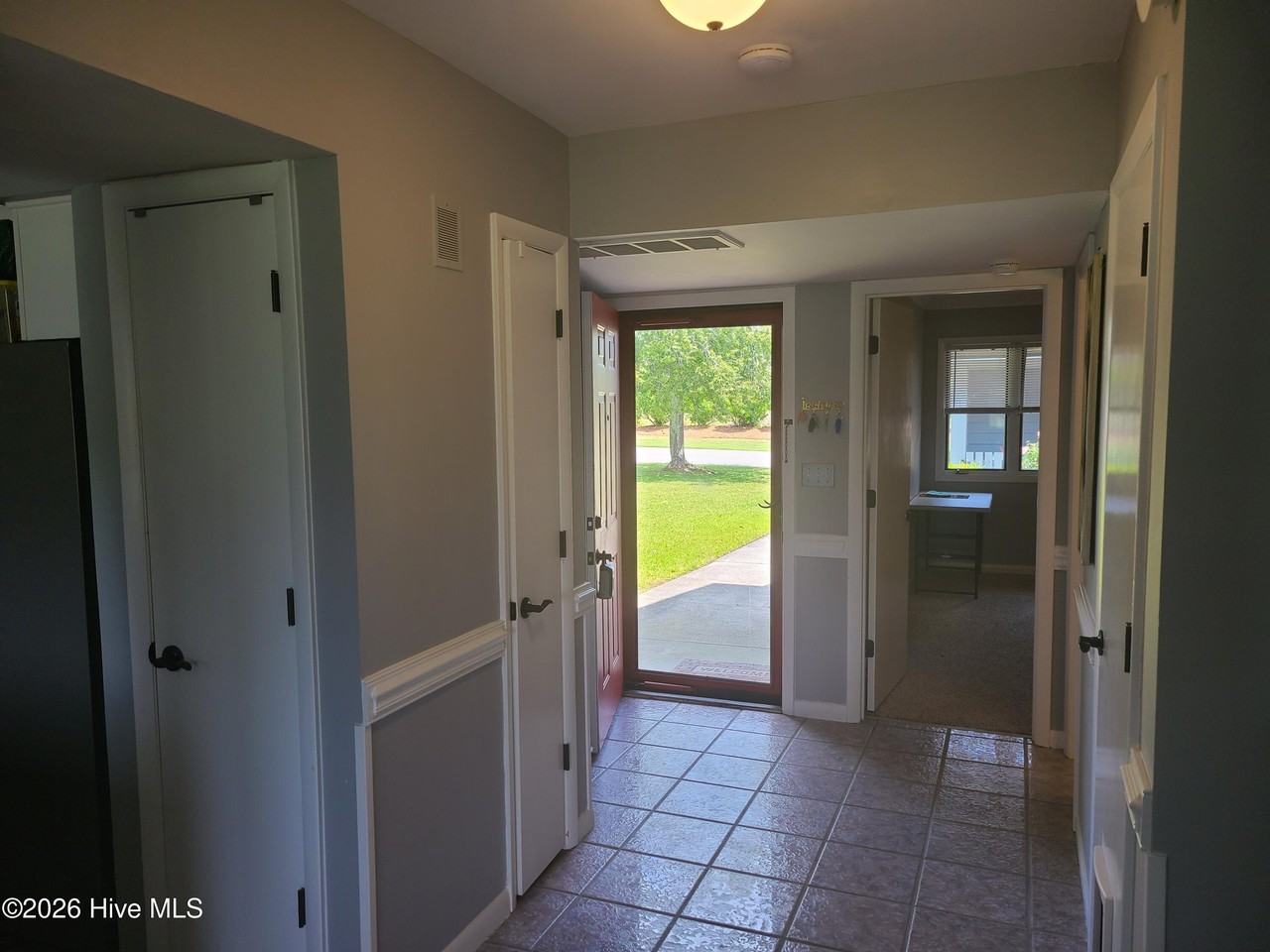 430 Widgeon Dr - Photo 3 of 20