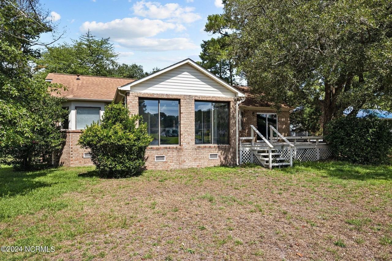 5722 Gondolier Dr - Photo 2 of 49