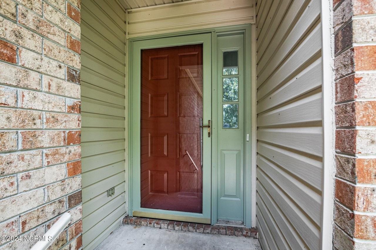 5722 Gondolier Dr - Photo 4 of 49