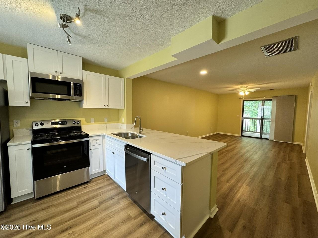 3647 Saint Johns Ct #B - Photo 2 of 16