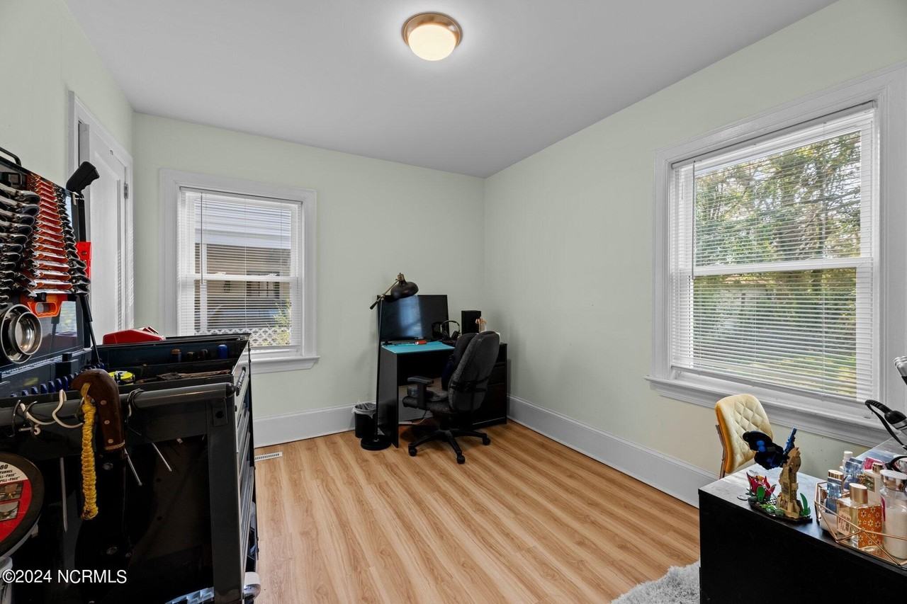 607 Watson Ave - Photo 2 of 38