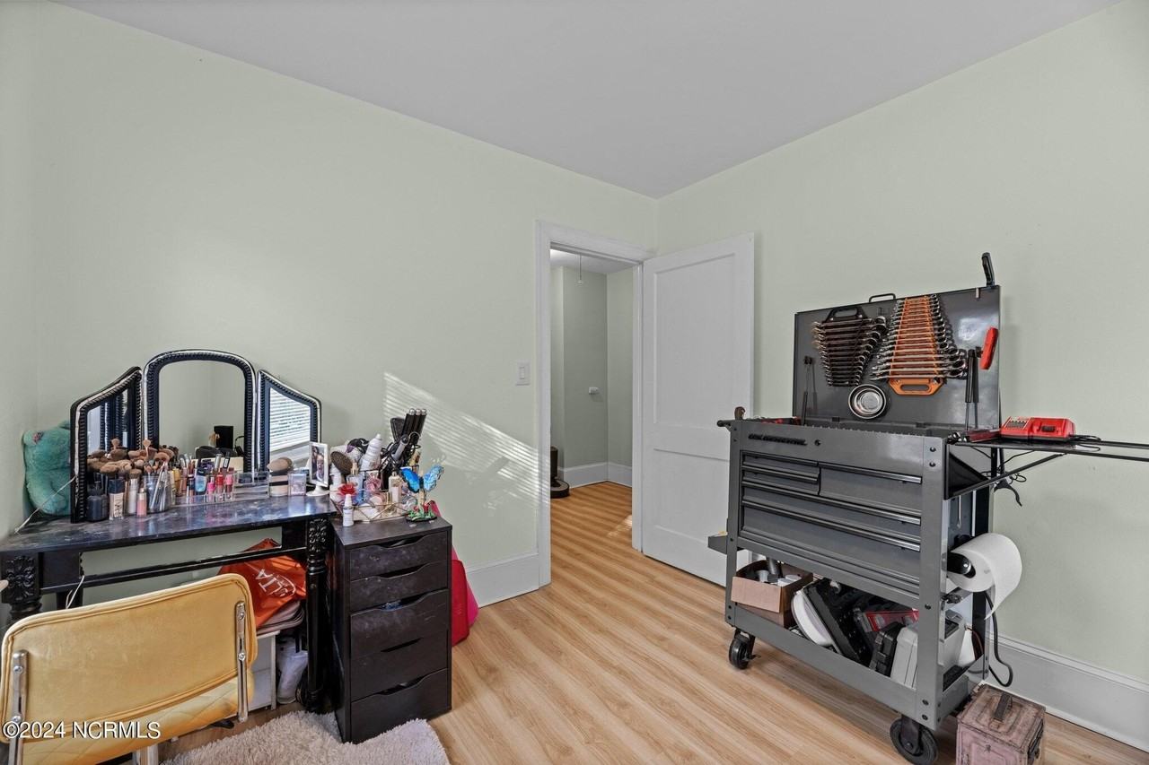 607 Watson Ave - Photo 4 of 38