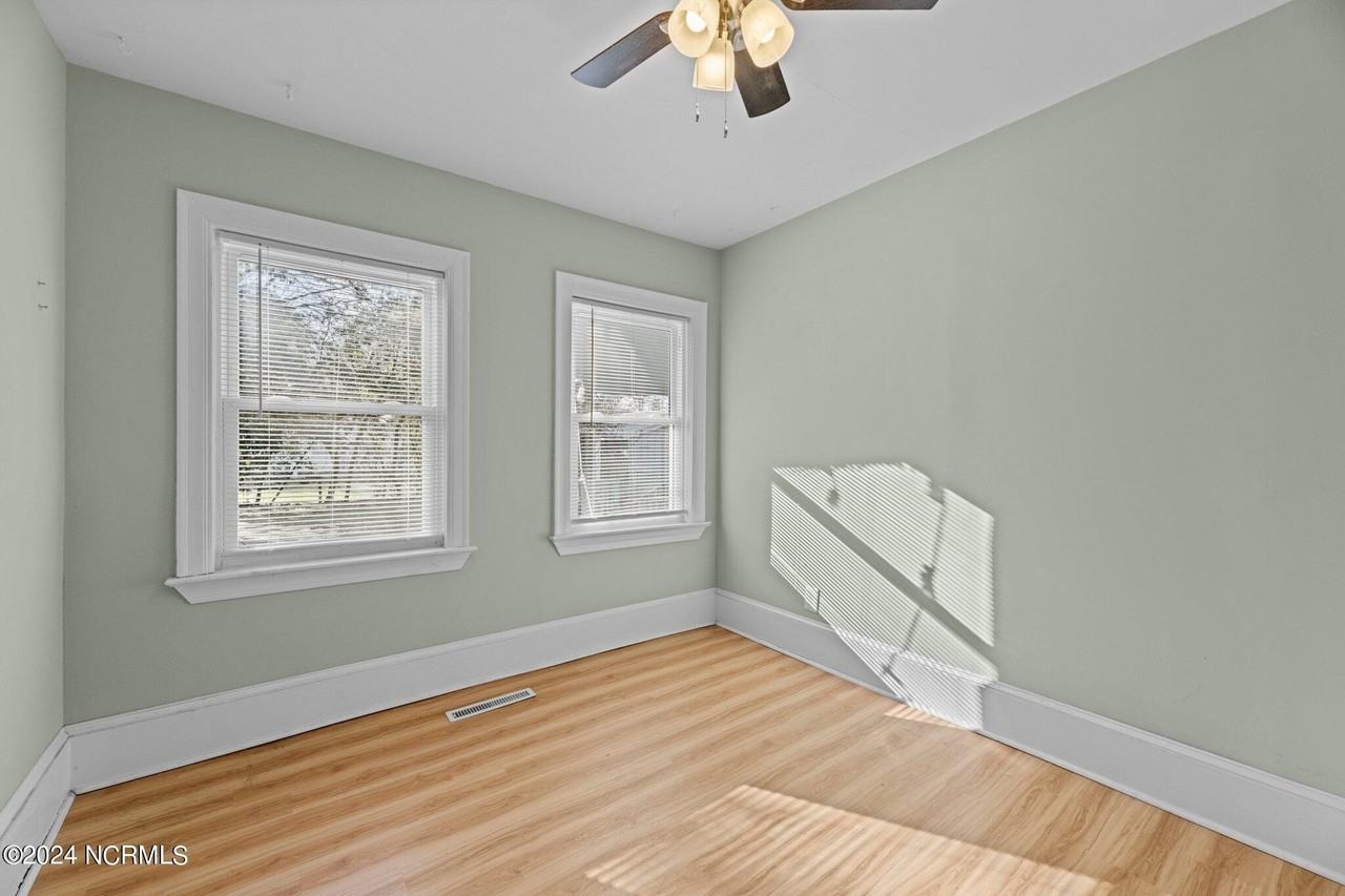 607 Watson Ave - Photo 5 of 38