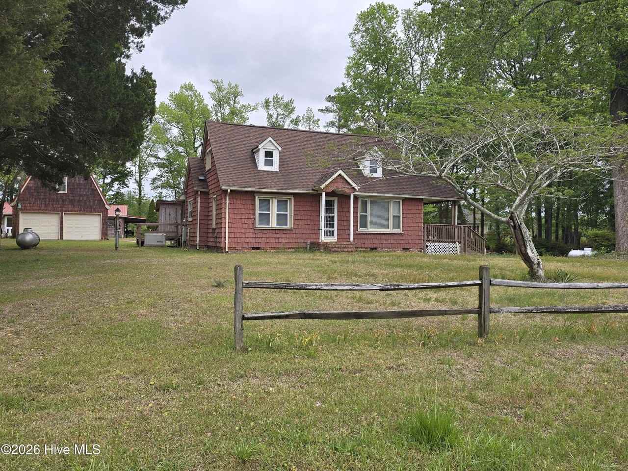 844 Old Church Rd - Photo 2 of 27