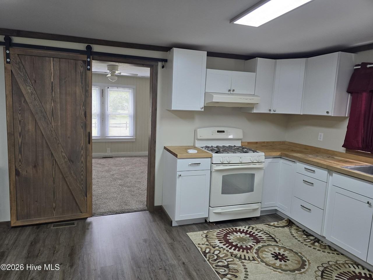 844 Old Church Rd - Photo 6 of 27