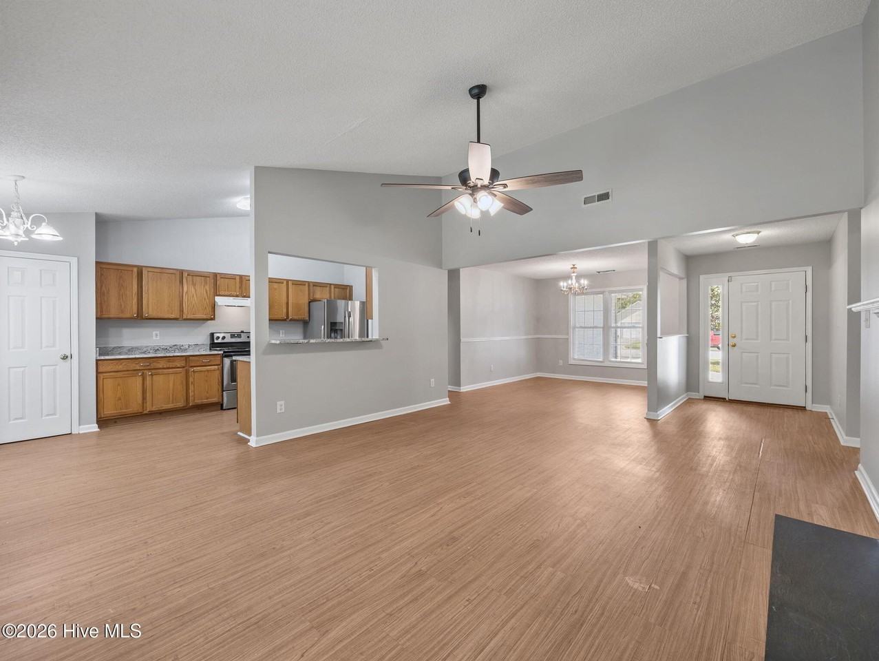 220 Stone Point Ln - Photo 2 of 25