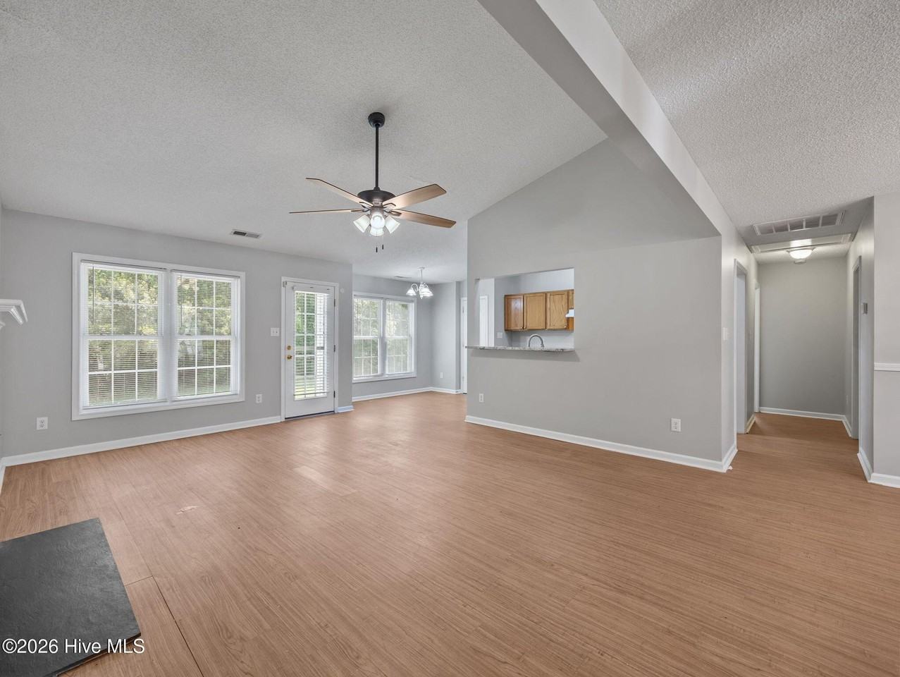 220 Stone Point Ln - Photo 3 of 25