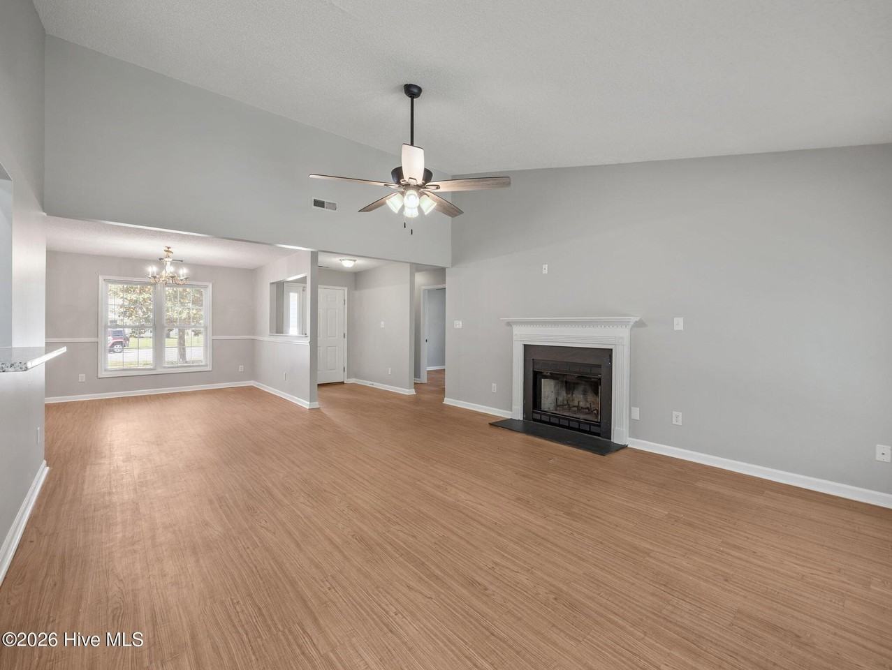 220 Stone Point Ln - Photo 4 of 25