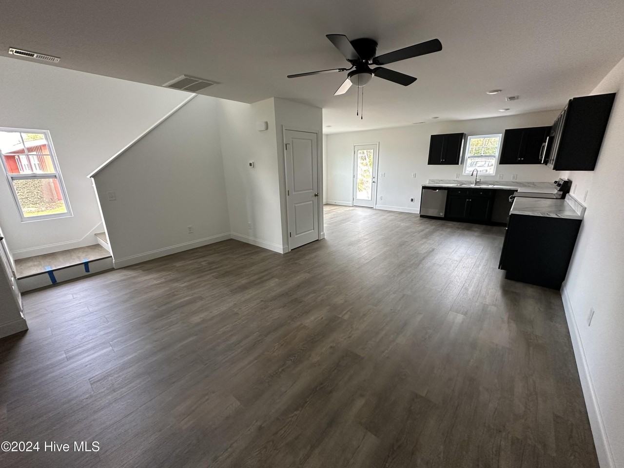 4515 Greenway Ave - Photo 2 of 13