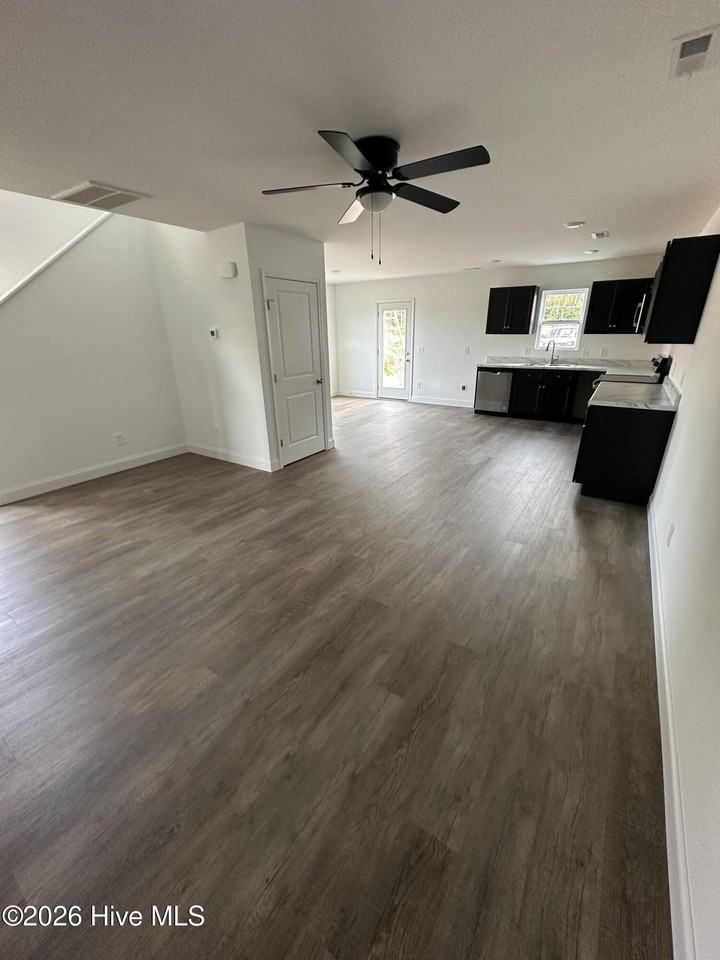 4515 Greenway Ave - Photo 4 of 13