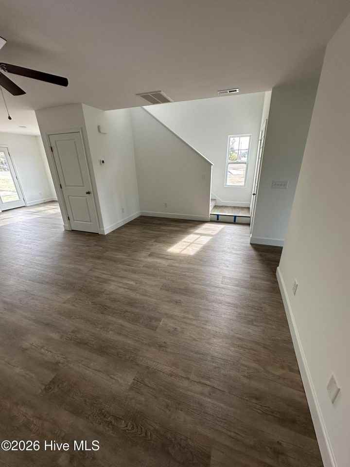 4515 Greenway Ave - Photo 6 of 13