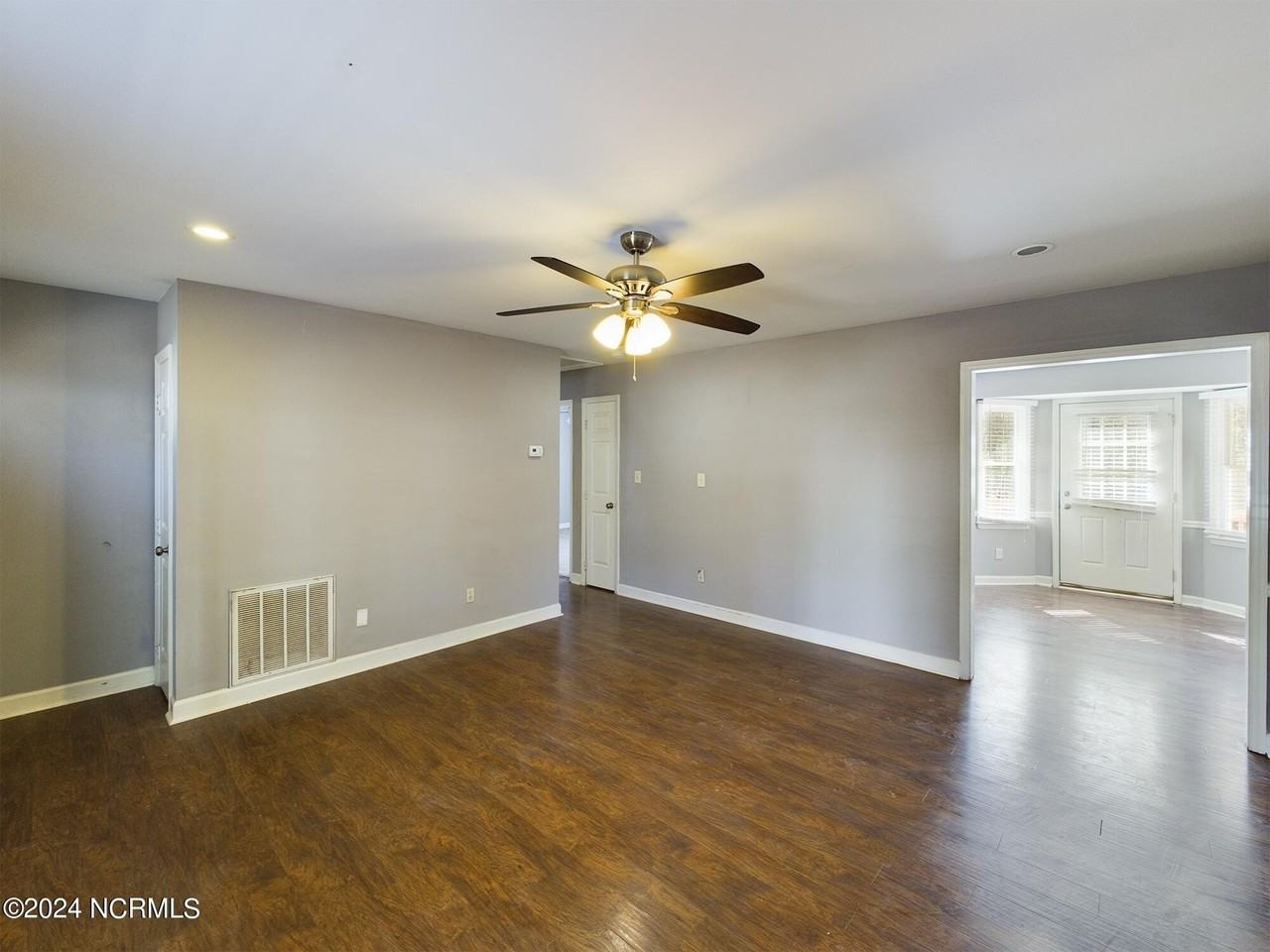 3520 Casine Ct - Photo 4 of 25