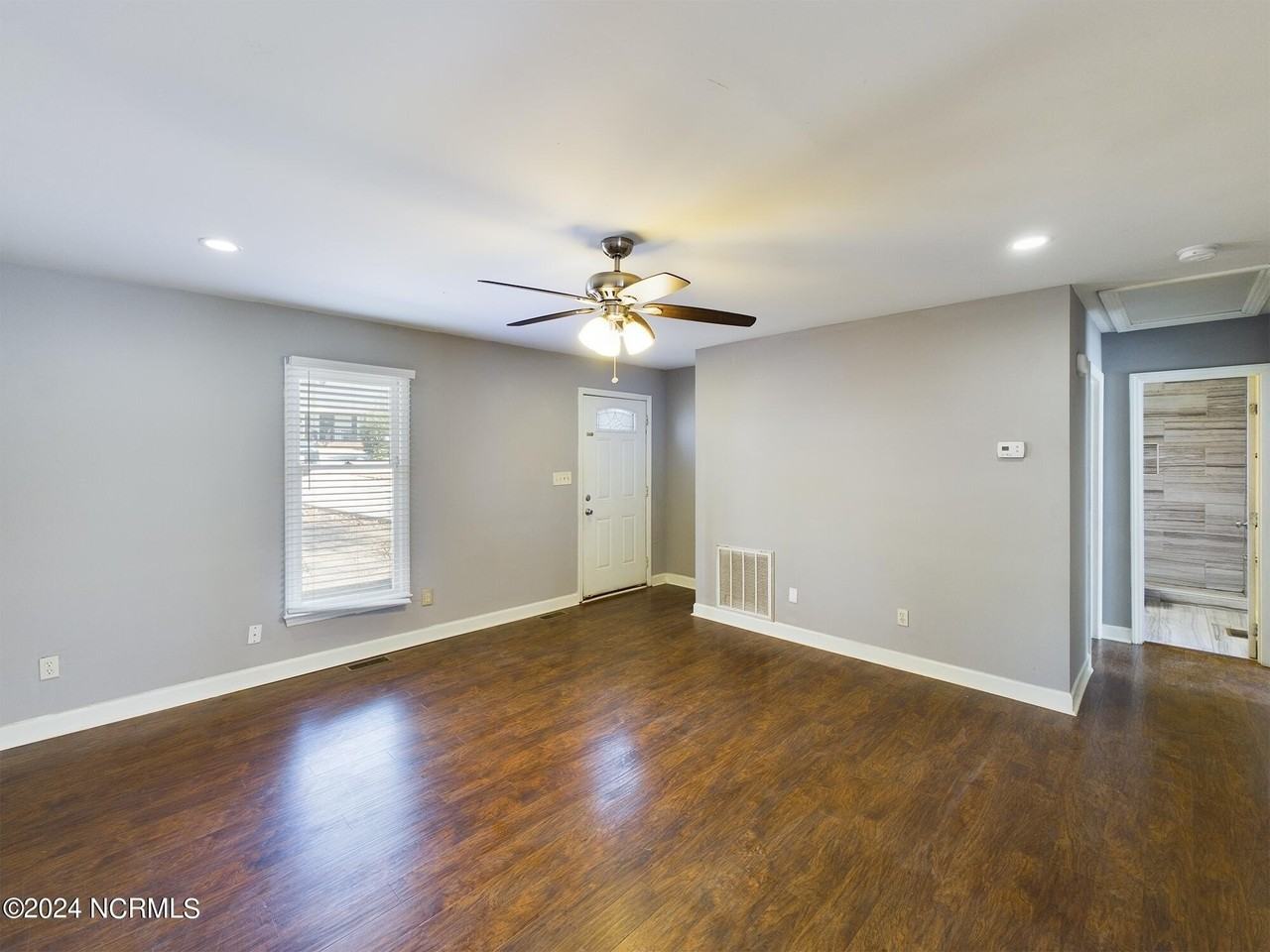 3520 Casine Ct - Photo 5 of 25