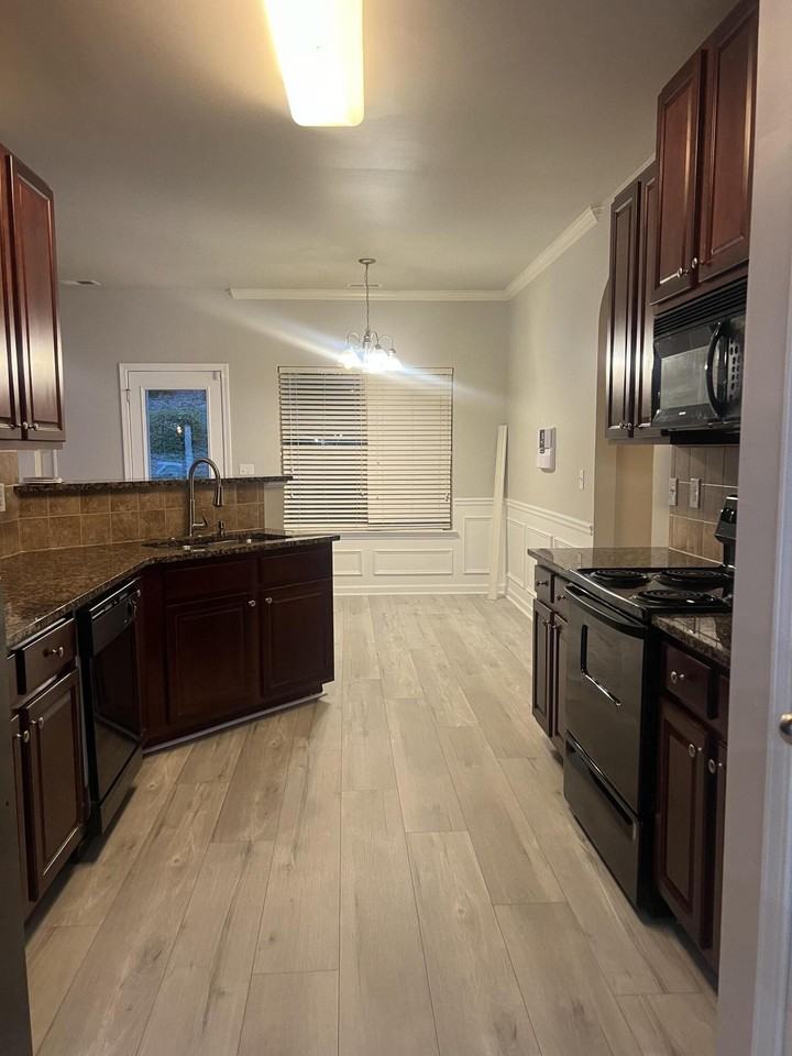 2308 Trinity Cir - Photo 5 of 26