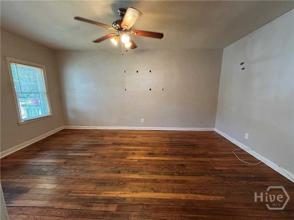 1225 E 55th St - Photo 4 of 15