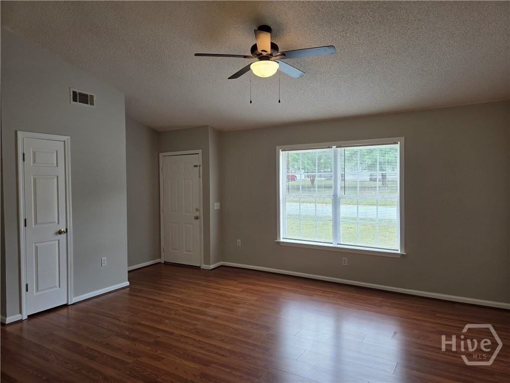 200 Deer Rd - Photo 3 of 20