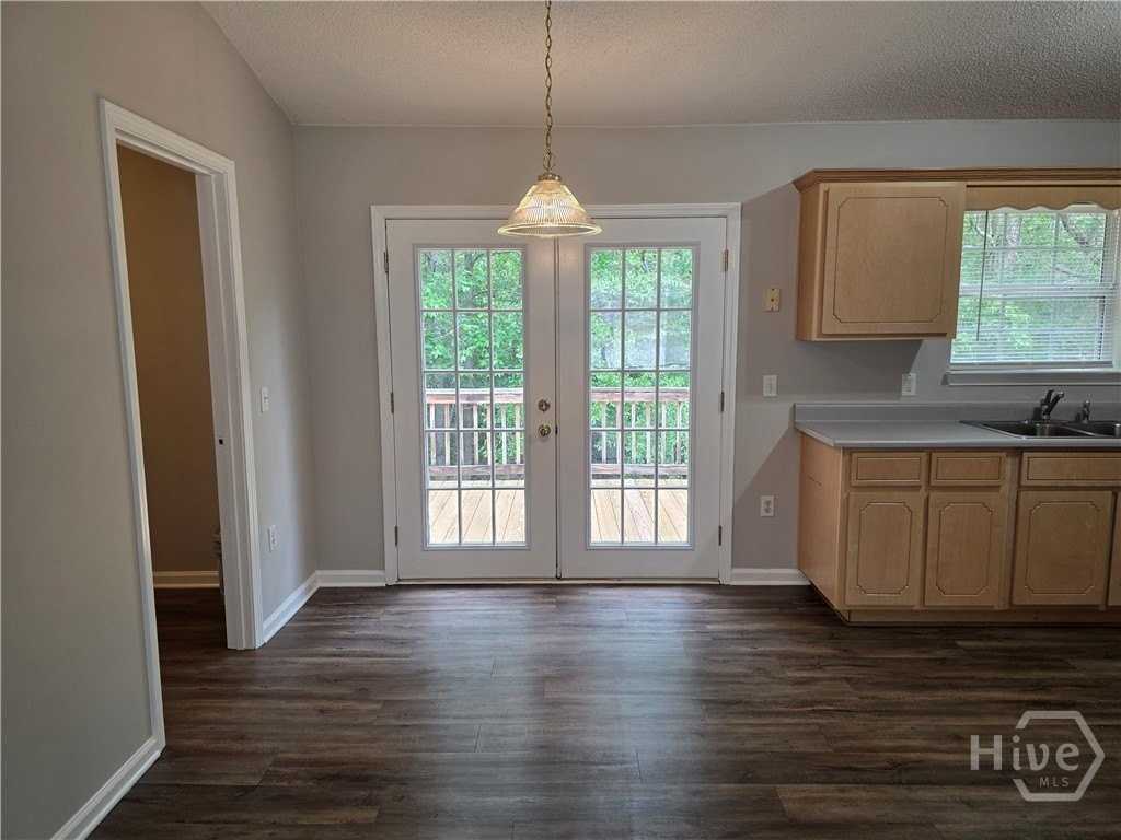 200 Deer Rd - Photo 7 of 20