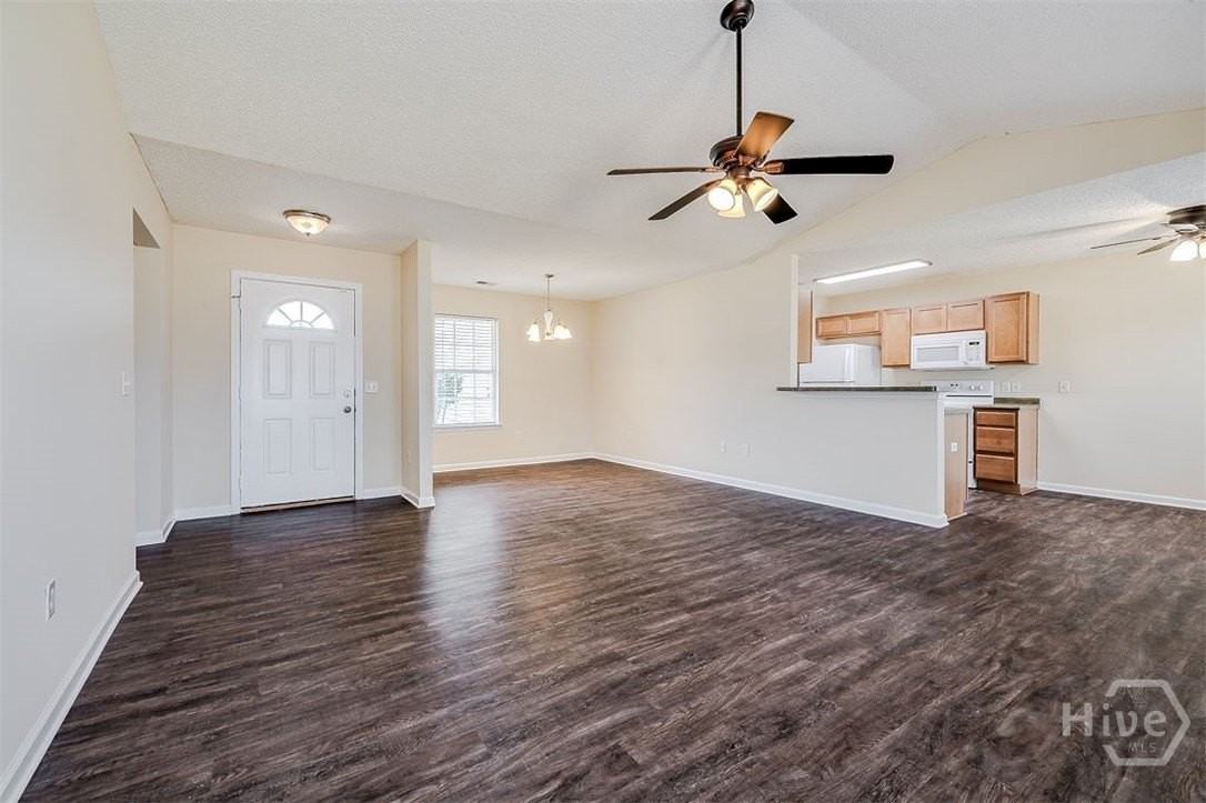 404 Pine Top Rd - Photo 7 of 29