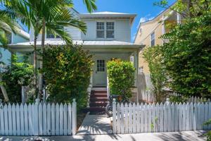 featured image of 36 Merganser Ln