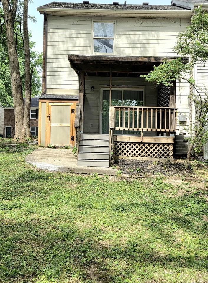 1524 Deer Lake Dr - Photo 3 of 16