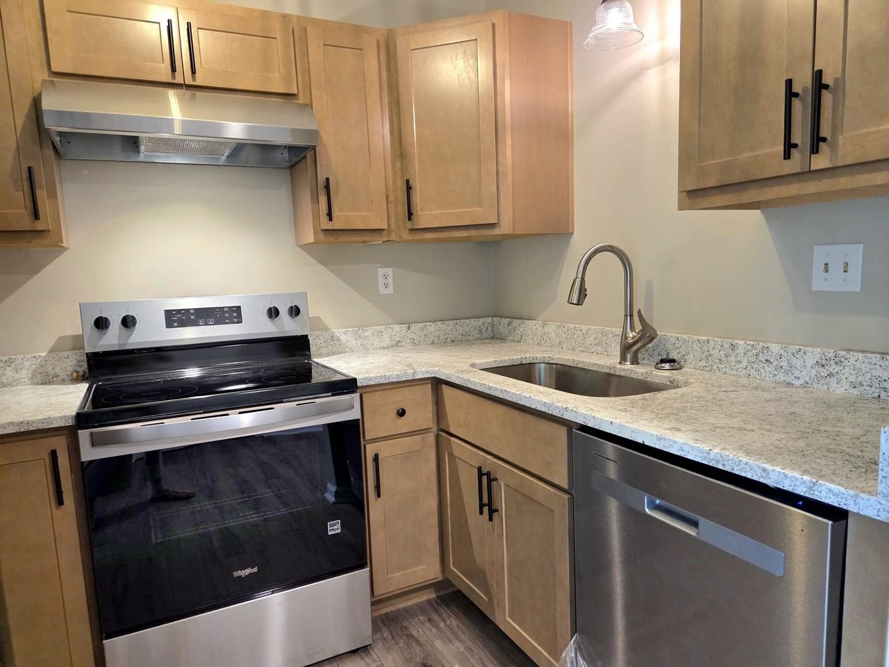 1524 Deer Lake Dr - Photo 5 of 16