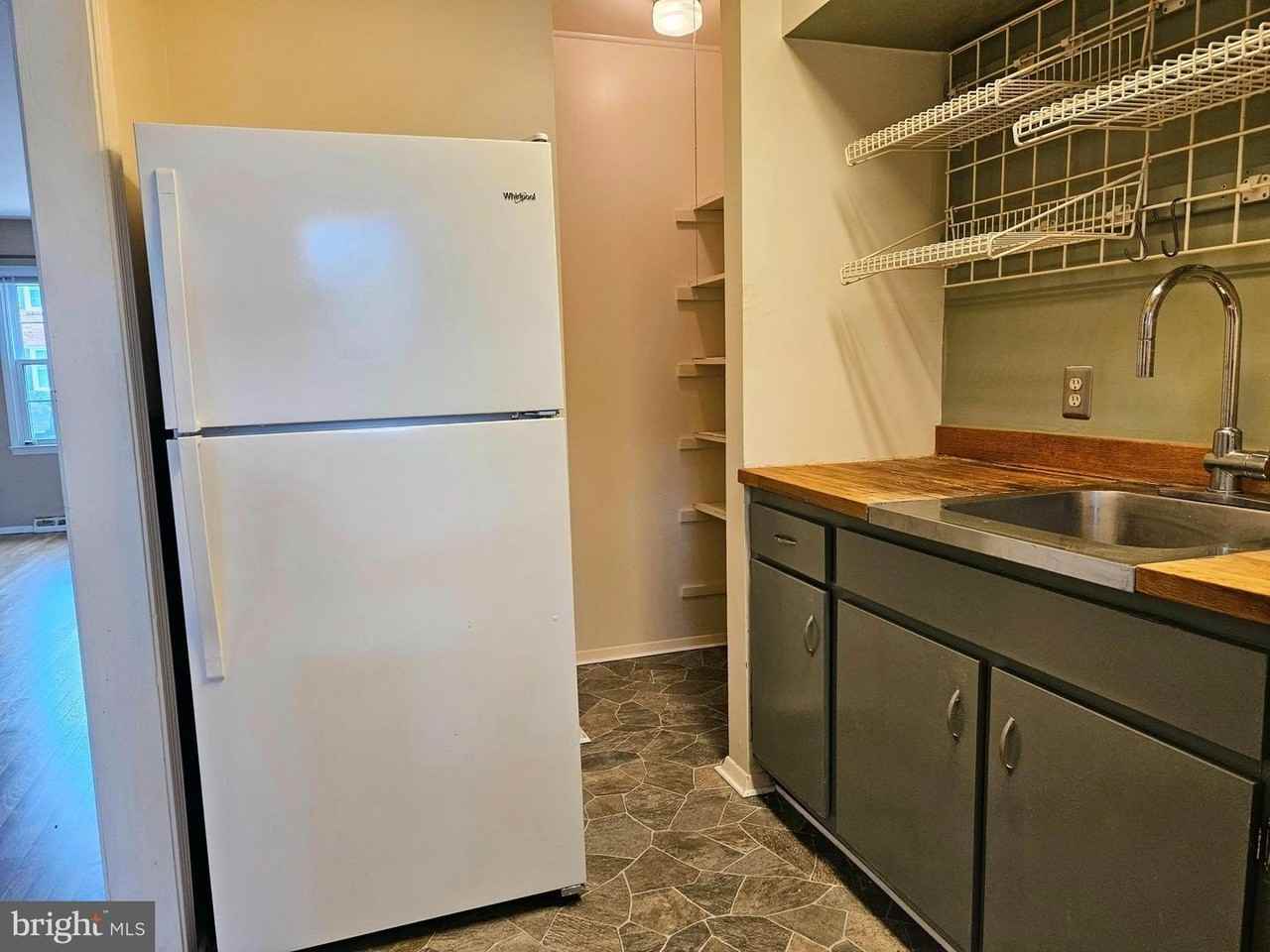 2417 Barracks Pl - Photo 5 of 13