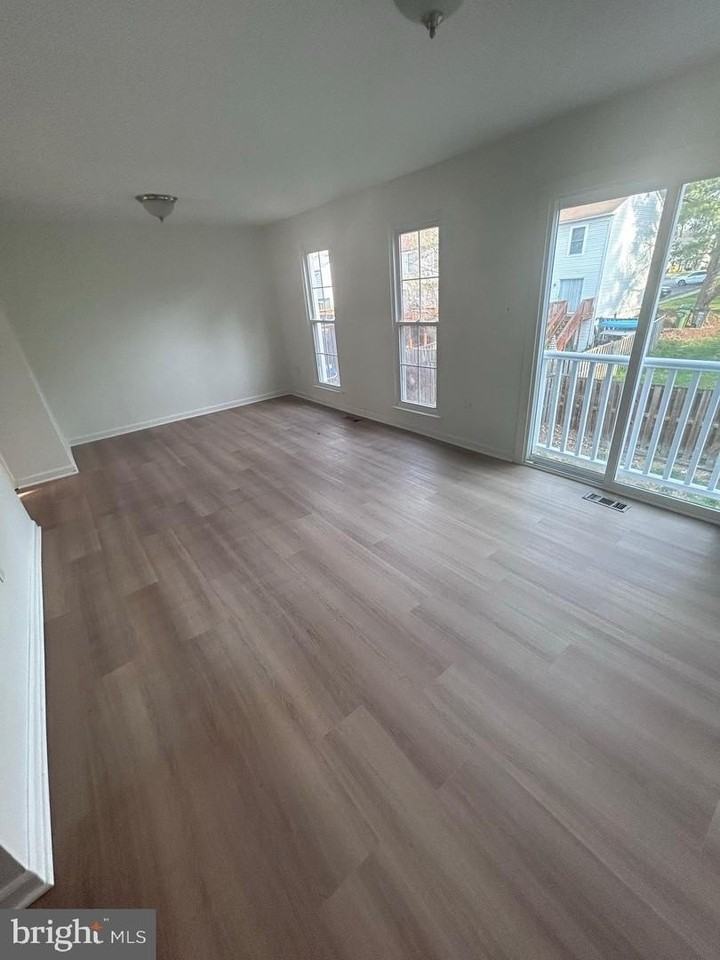 2900 Madeira Ct - Photo 6 of 20