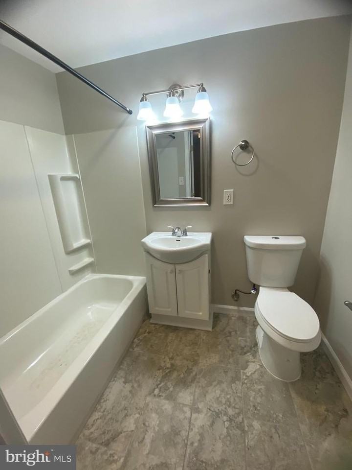 2900 Madeira Ct - Photo 7 of 20