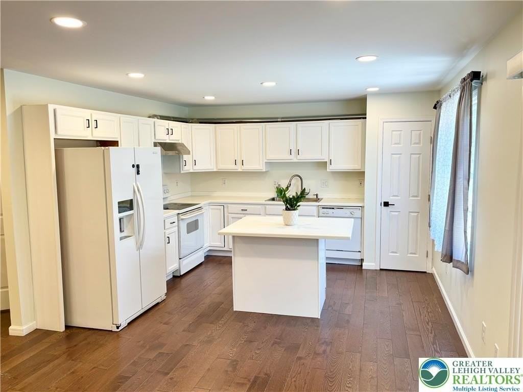 1319 Mohr Cir - Photo 2 of 32