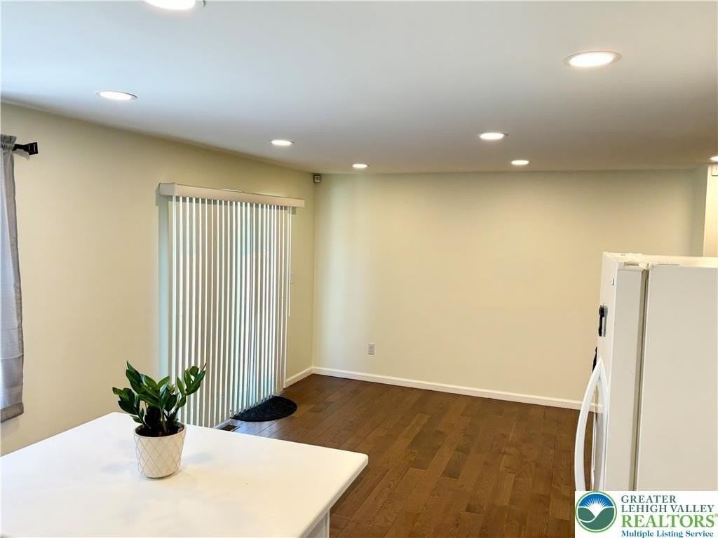 1319 Mohr Cir - Photo 3 of 32