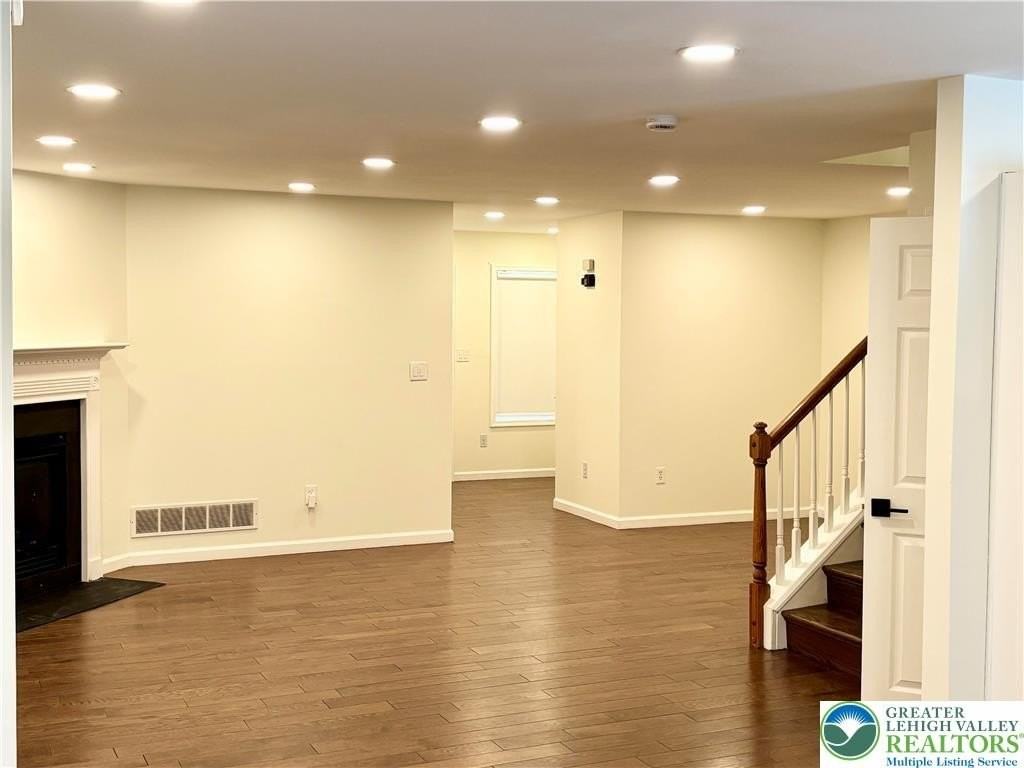 1319 Mohr Cir - Photo 4 of 32