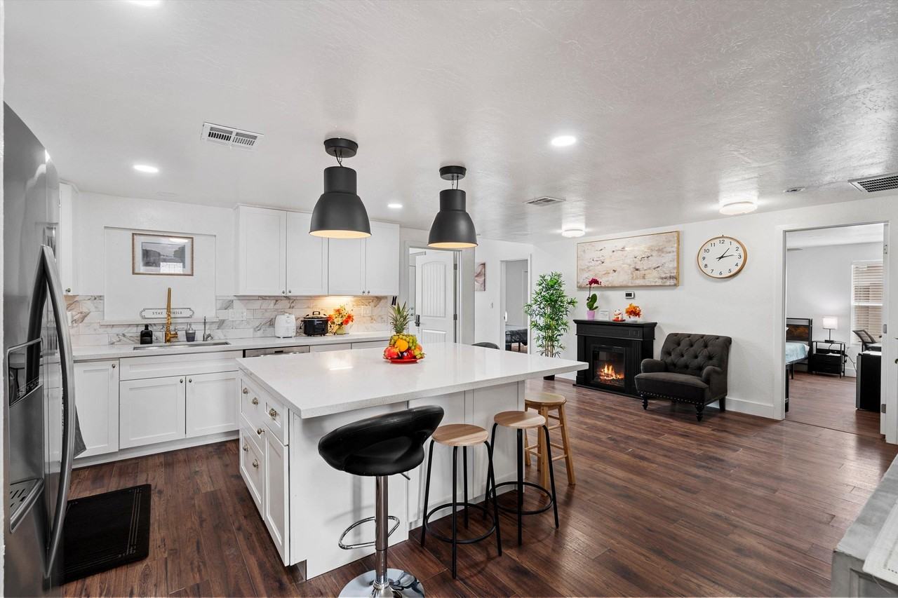 N 32nd St - Photo 5 of 38