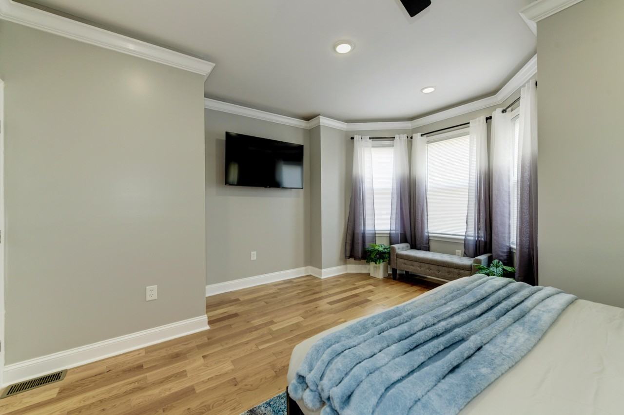 Addison St - Photo 3 of 20