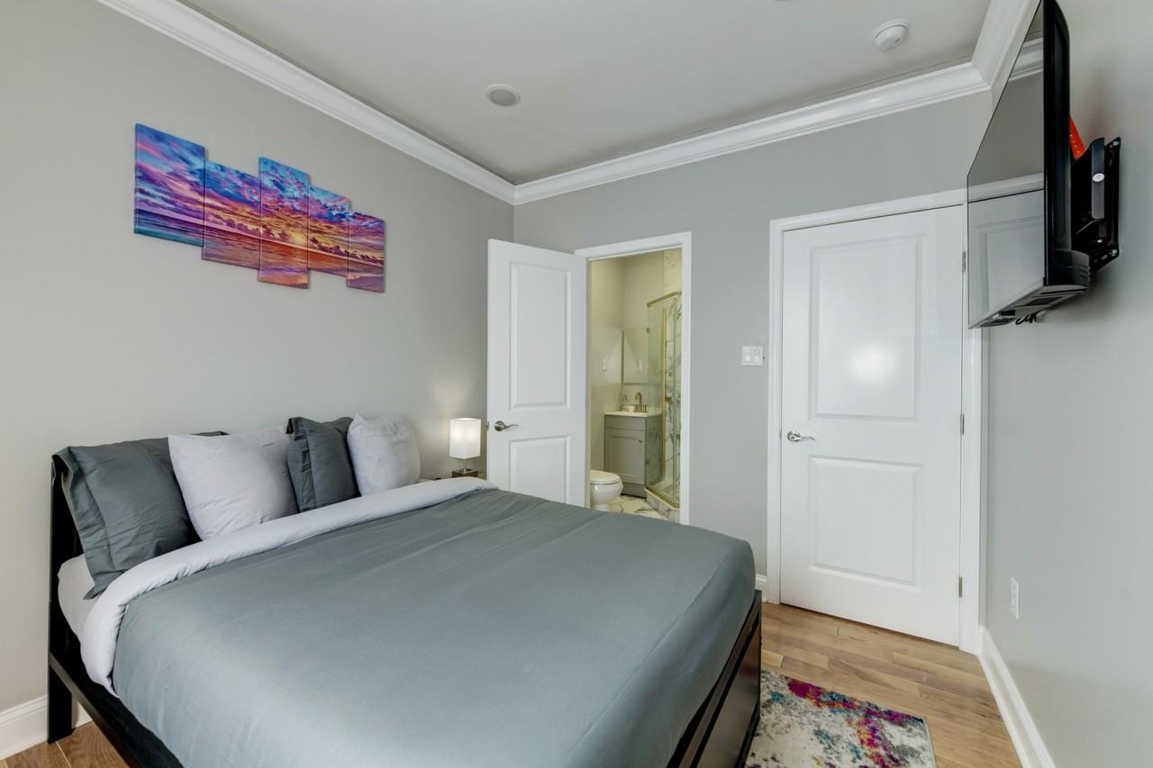 Addison St - Photo 4 of 20