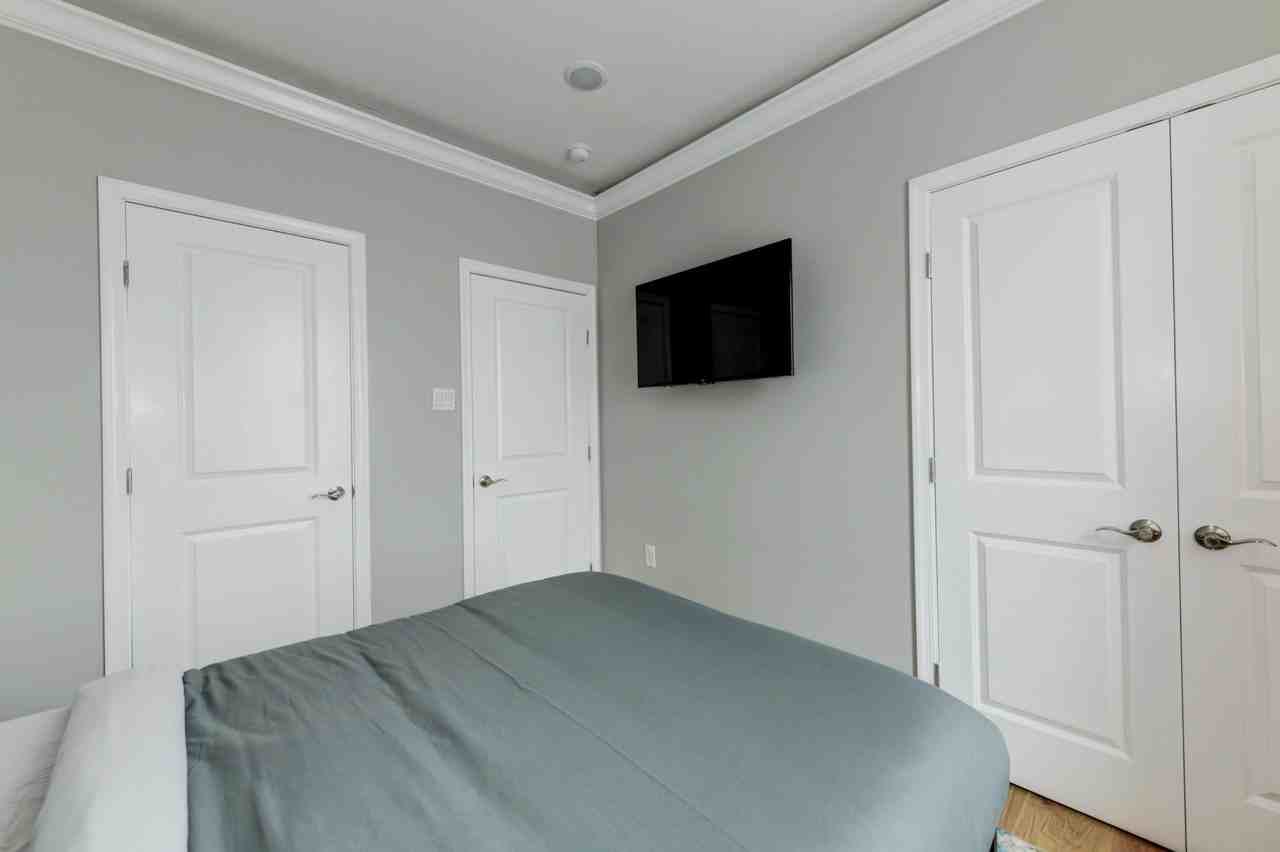 Addison St - Photo 5 of 20