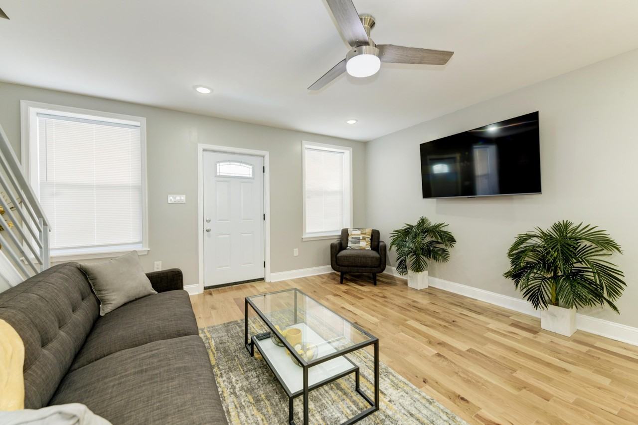 Addison St - Photo 6 of 20