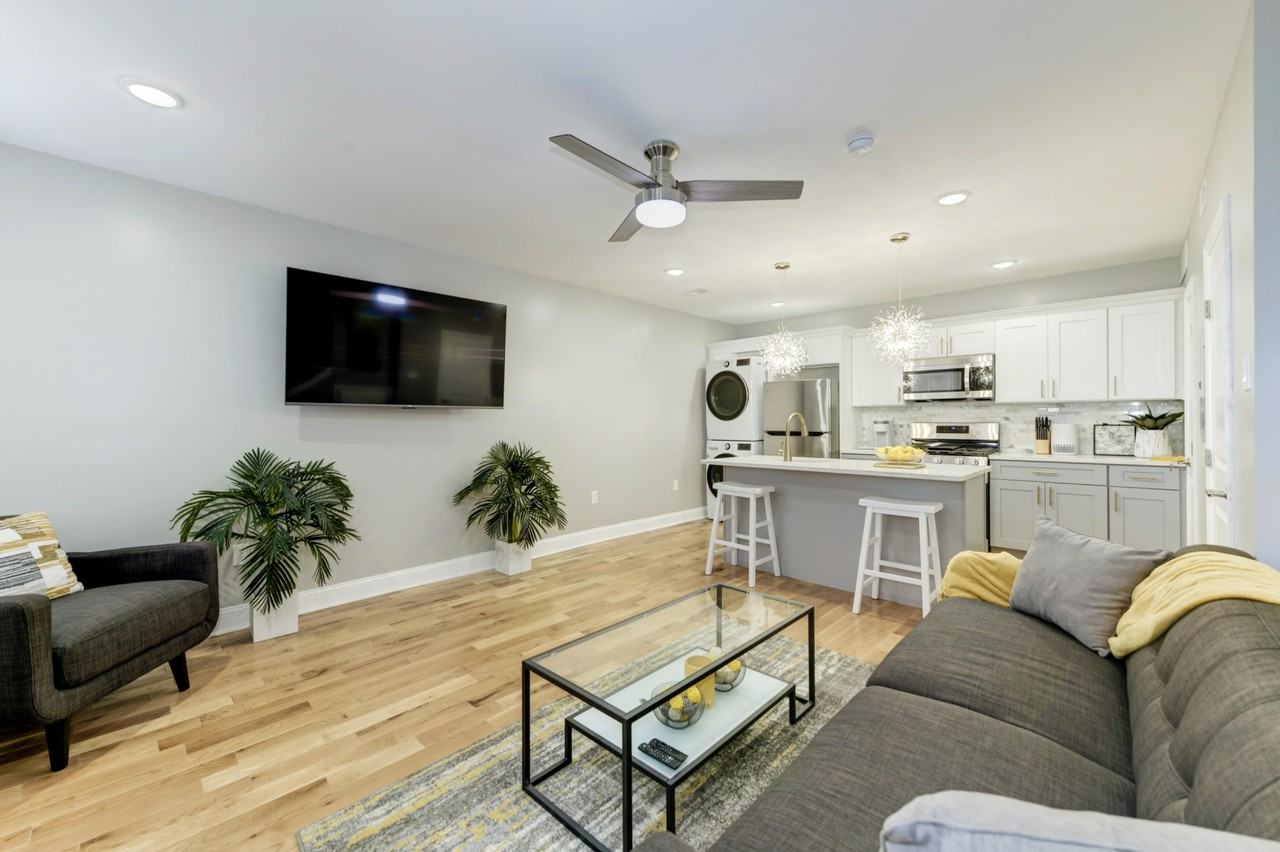 Addison St - Photo 7 of 20