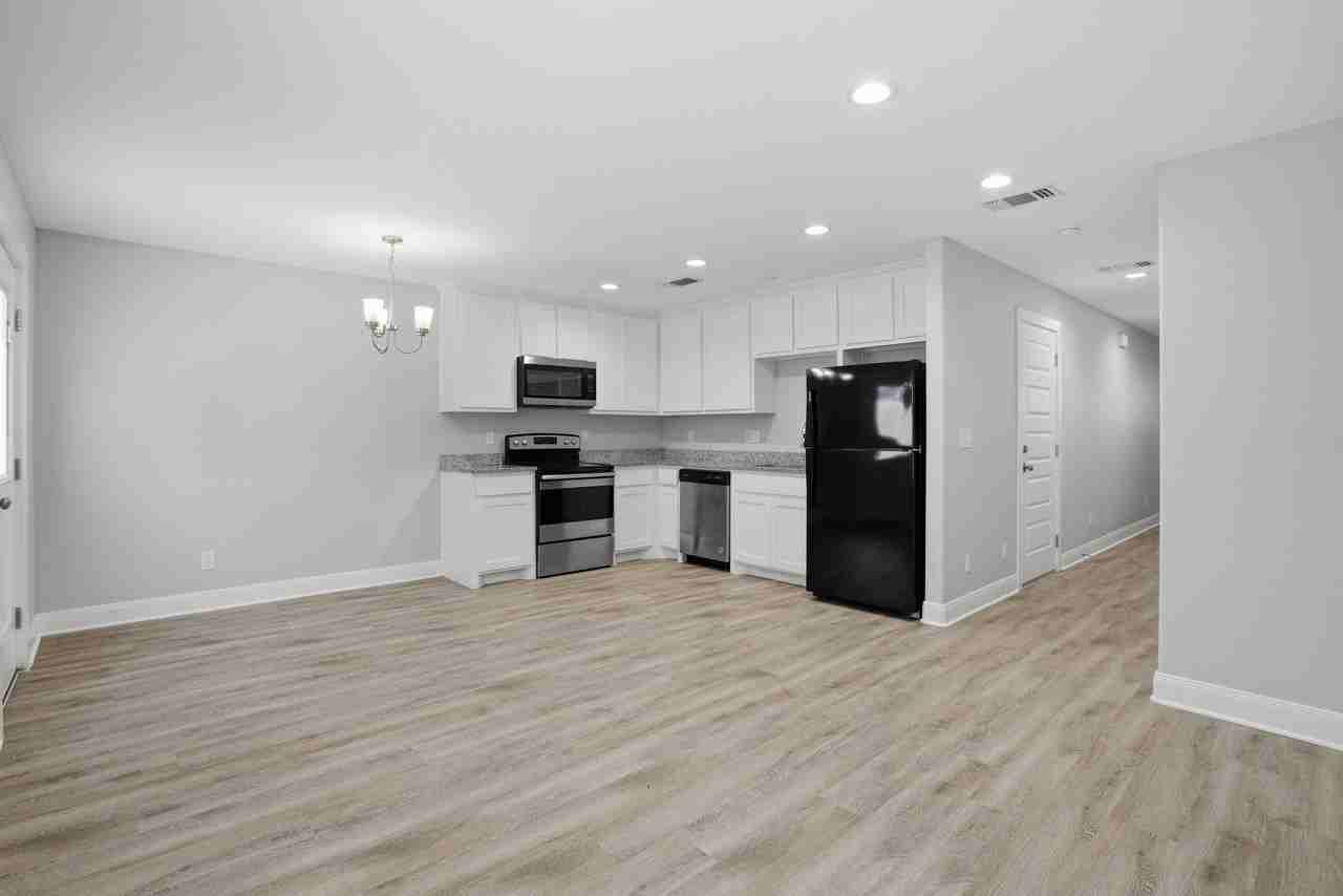 1022 West Shepherd Street, Denison 75020 - Photo 5 of 26