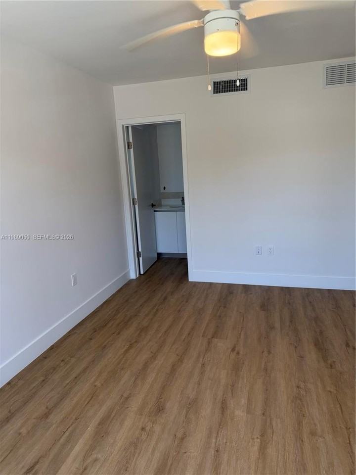 2800 Sw 5th St #2800 - Photo 6 of 10