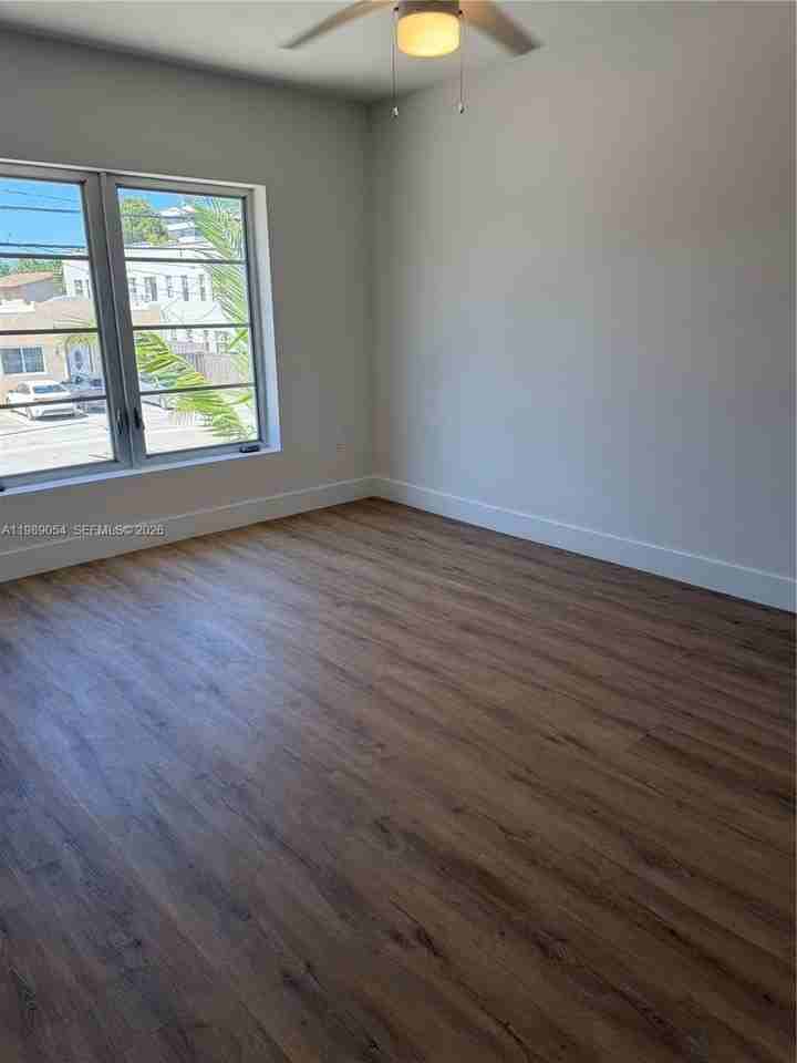 2802 Sw 5th St #2802 - Photo 7 of 10
