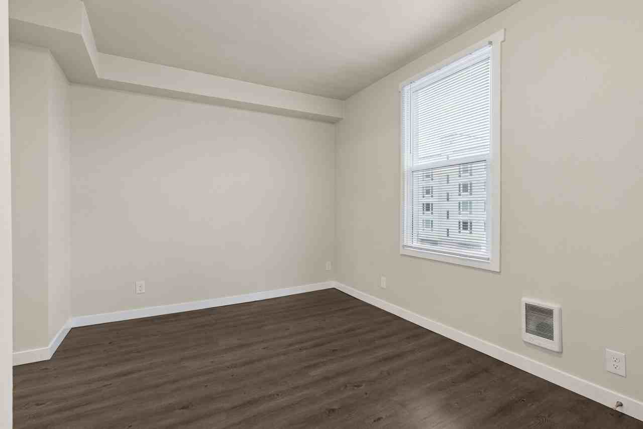 204 4th Ave W - Photo 2 of 17
