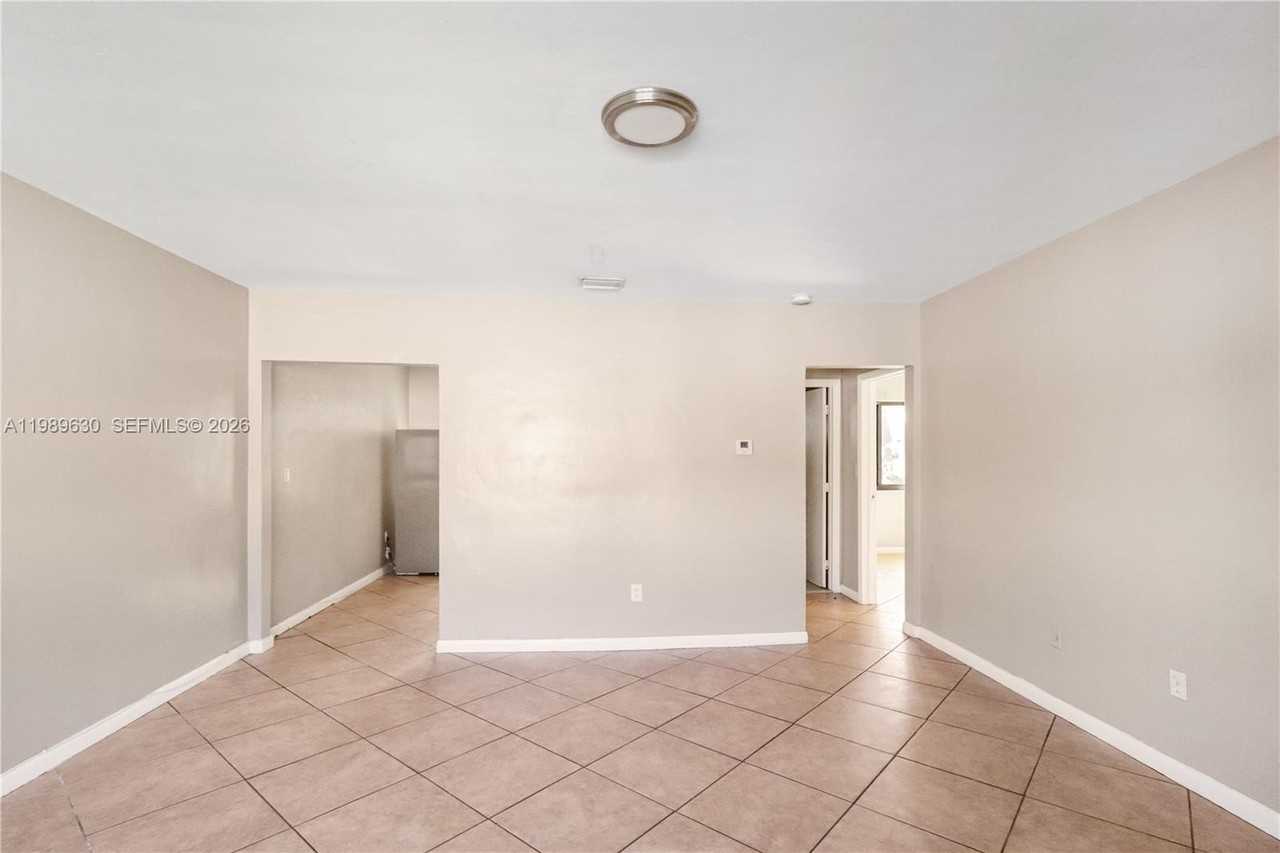 98 Ne 71st St #2 - Photo 6 of 14