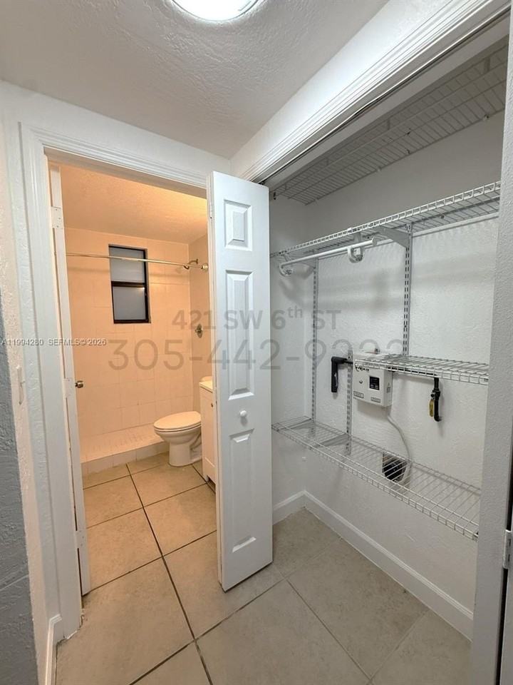 421 Sw 6th St #7 - Photo 4 of 8