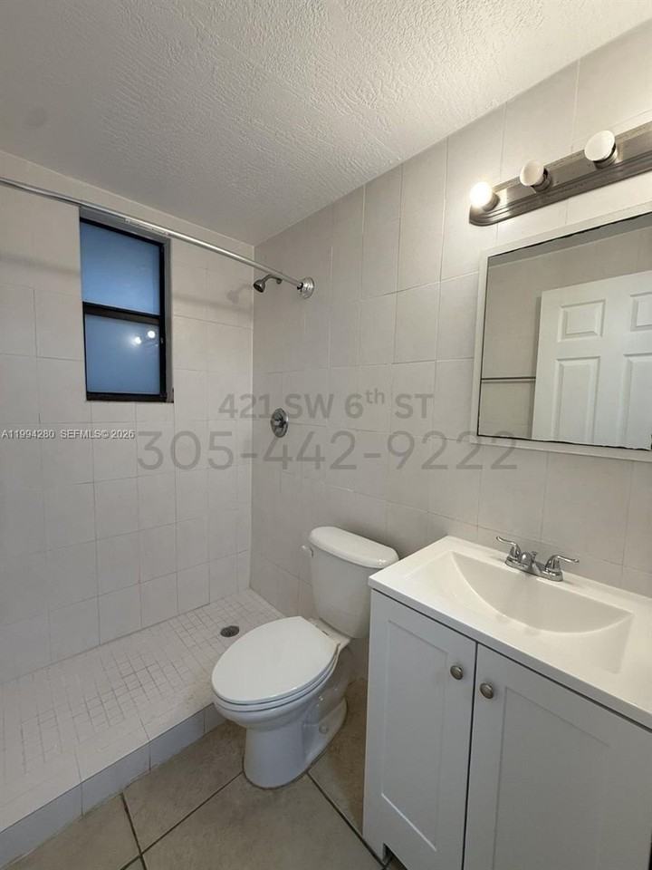 421 Sw 6th St #7 - Photo 7 of 8