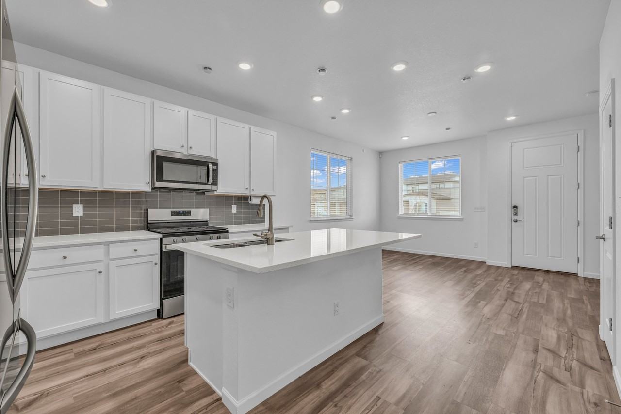 18152 Caffey Dr - Photo 6 of 20