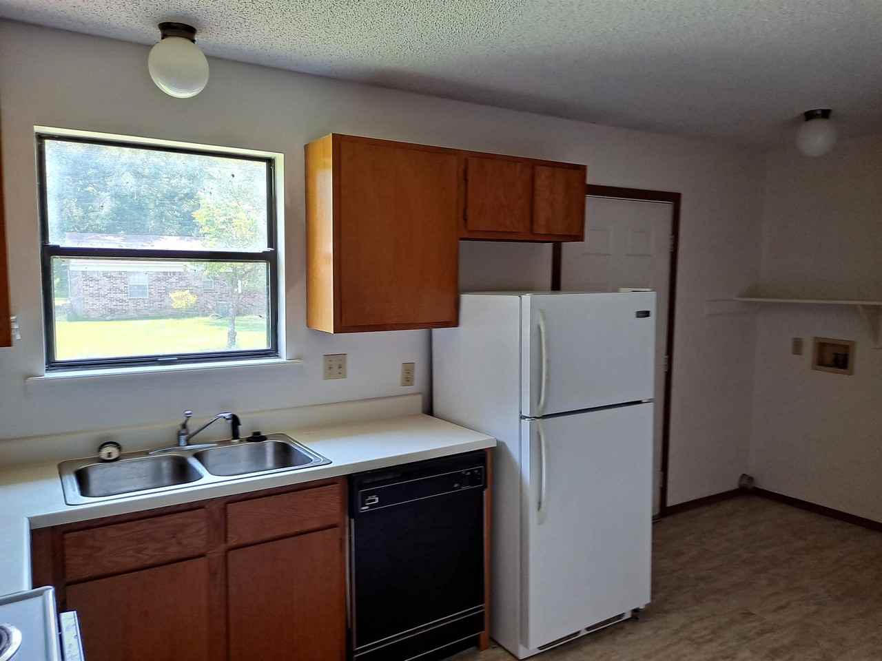 313 McKennon Ct - Photo 6 of 17